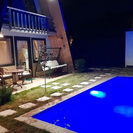 Happyhouse Bungalov Three-Room, Hot Sw Pool With Lake View, Sapanca B1 المظهر الخارجي الصورة